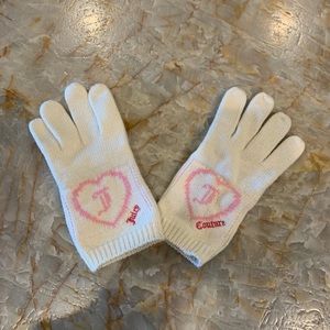 Juicy Couture white knit gloves